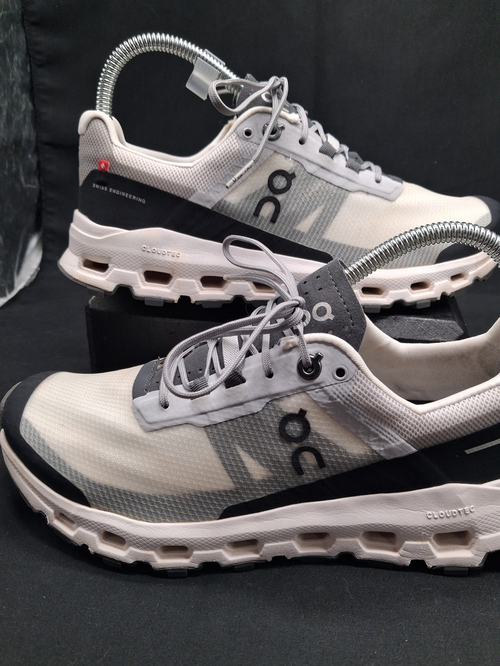 ON Running Women's CloudTec Lightweight Athletic Shoes — Light Gray/Black